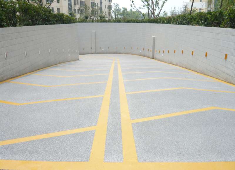 轉彎防滑坡道